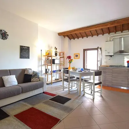 Lägenhet 2 Bed-sleeps 6-aircon-town Centre-free Parking *