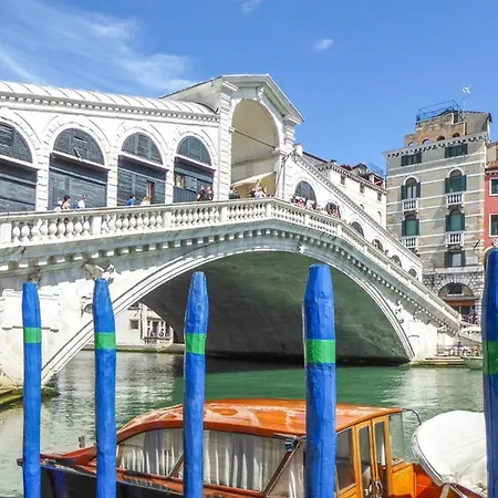 2 Bed-sleeps 6-aircon-town Centre-free Parking Lägenhet Montagnana (Veneto)