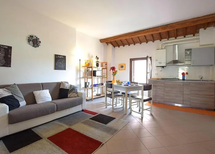 Apartament 2 Bed-sleeps 6-aircon-town Centre-free Parking *