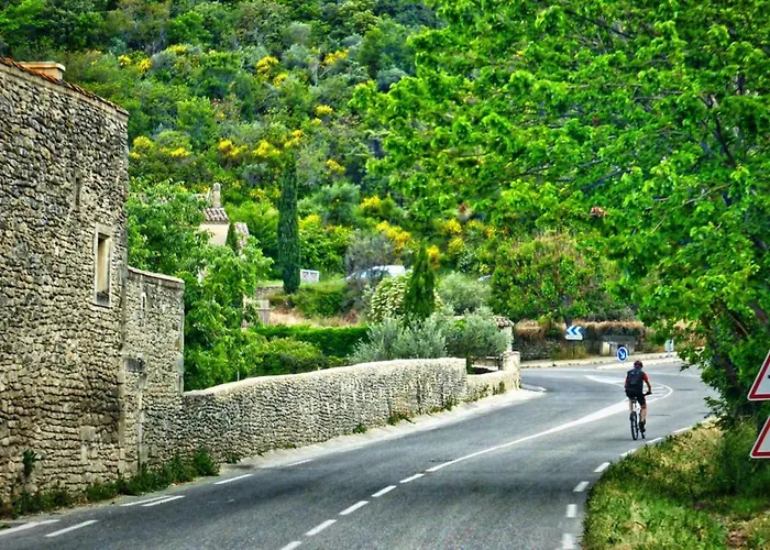 2 Bed-sleeps 6-aircon-town Centre-free Parking Lägenhet