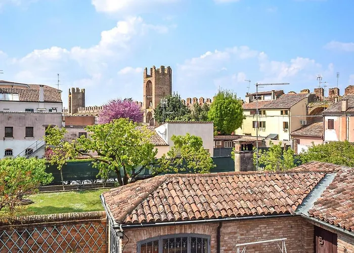 2 Bed-sleeps 6-aircon-town Centre-free Parking Apartament *