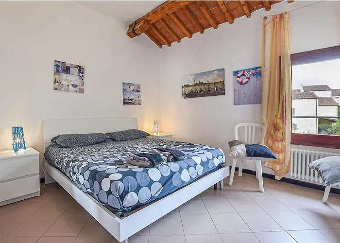 2 Bed-sleeps 6-aircon-town Centre-free Parking * Монтаньяна